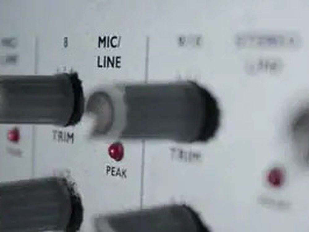 Console du studio d'enregistrement Leizart à Paris